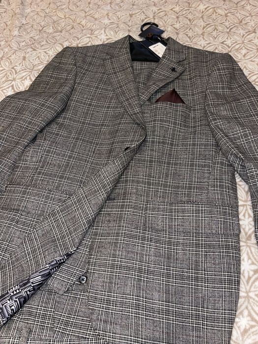 Костюм трійка з жилеткою класичний на корпоратив весілля