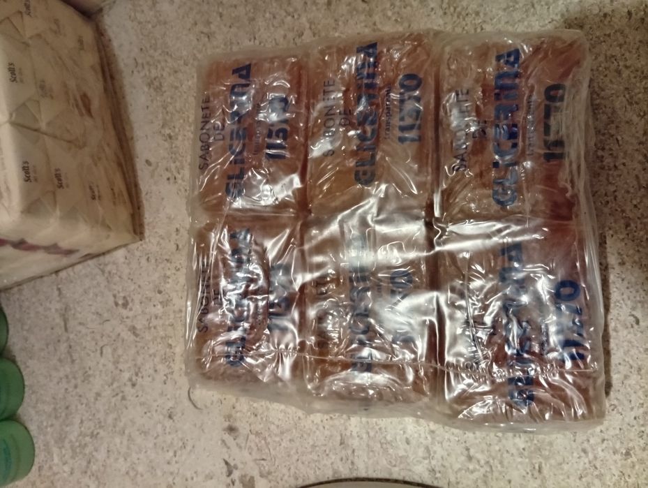 Lote perfumaria - Desodorizante e sabonetes