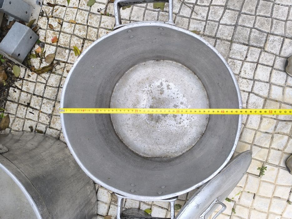 Conjunto de tachos Industriais em Alumínio fundido - 120L, 45L e cafet