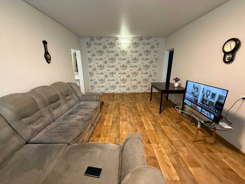 Простора 3 кім. кв з шикарним видом моря!