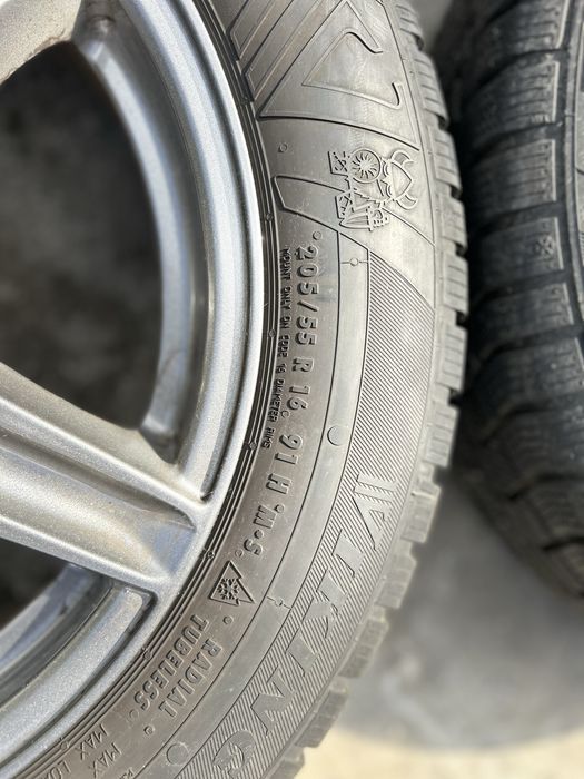 Комплект коліс R16 DEZENT, з зимовою гумою