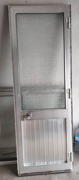 Porta alumínio com aro