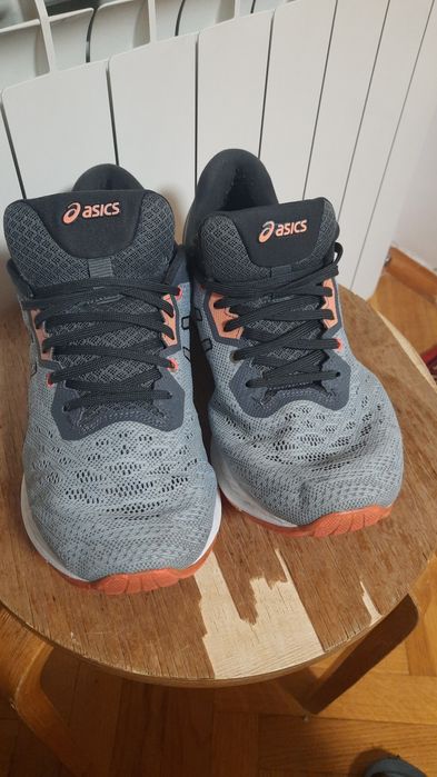 Бігові кросівки ASICS 44 розміру