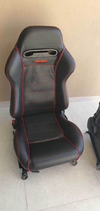 Bancos replica Recaro em pele