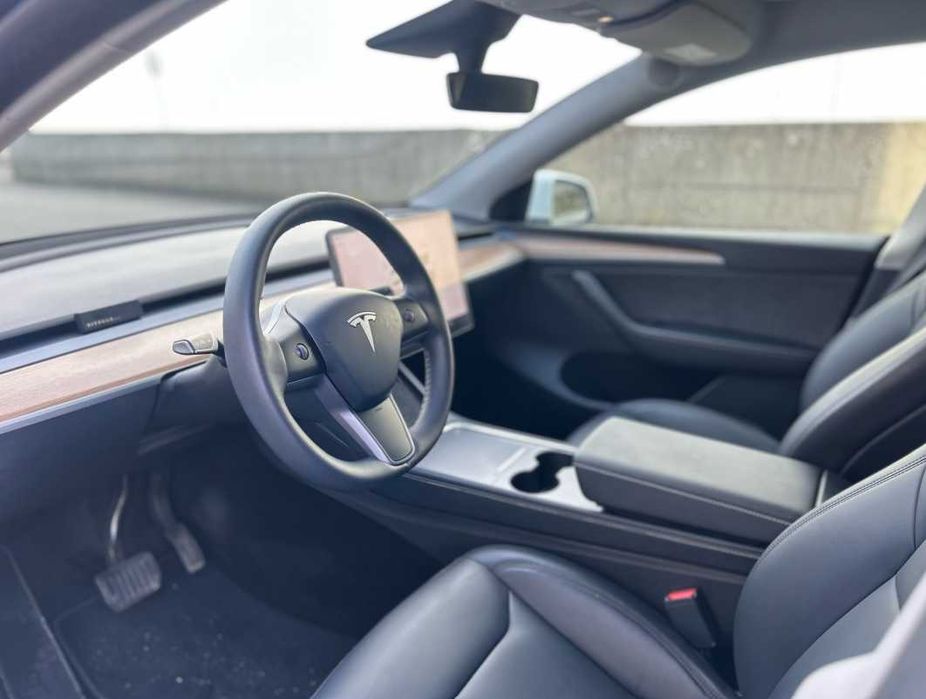 TESLA model Y de 2024/ carregamento da bateria a 100%  p. credito