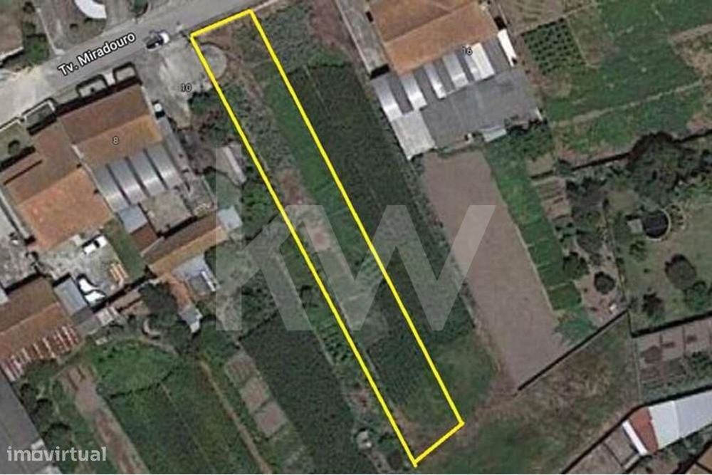 Lote de Terreno para construção, localizado a escassos metros da Patei