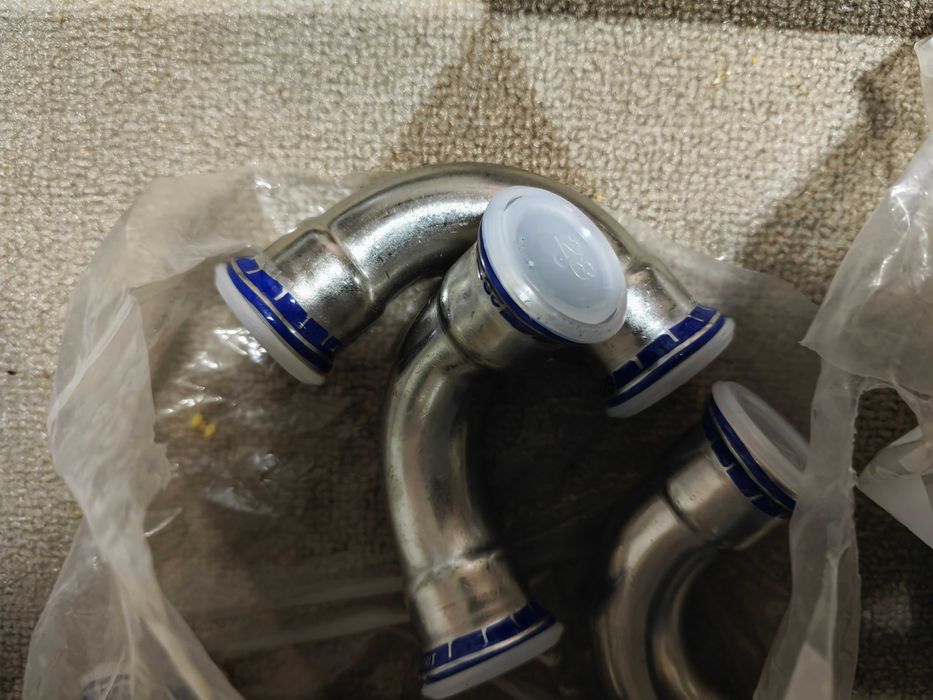 Kolano GEBERIT Mapress 90 stopni fi 28 mm