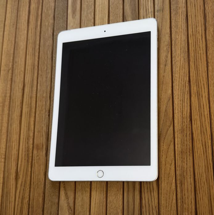 Планшет Apple IPad A1823 с поддержкой SIM-карты !!!