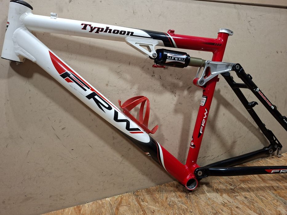 Rama Full FRW Typhoon Manitou Radium trek specialized