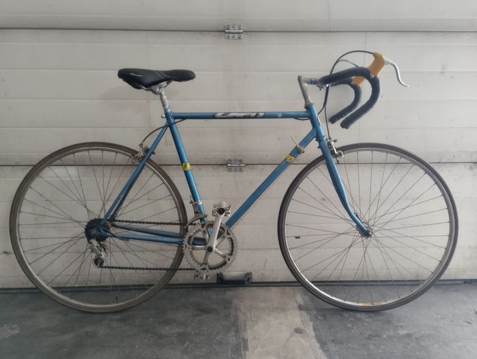 Bicicleta de corrida antiga usado mas em bom estado