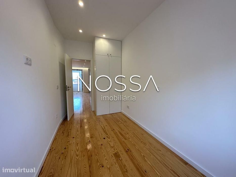 Apartamento com logradouro para Arrendar na Penha de França