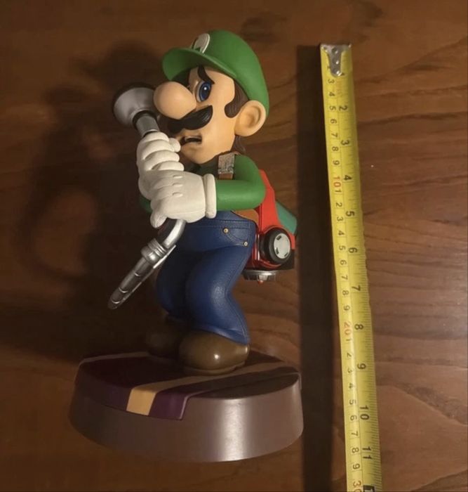 Vendo estatua figura oficial Nintendo Switch Luigi Mansion 3