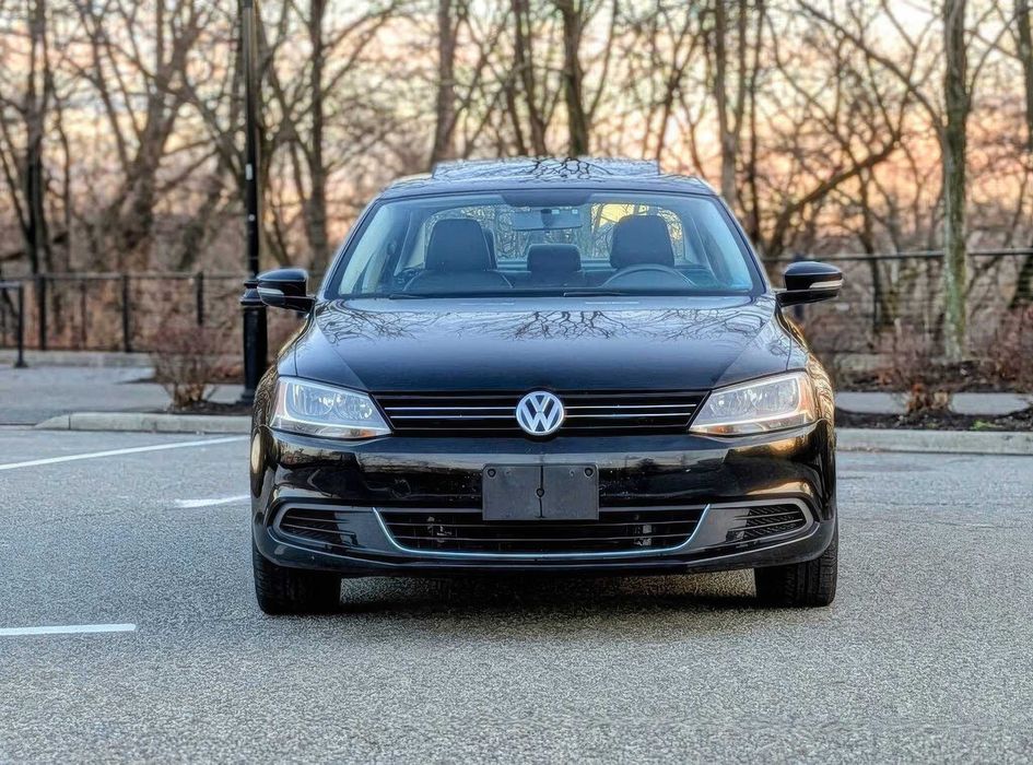 Volkswagen Jetta      2013