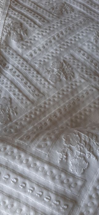 Colcha branca cama casal