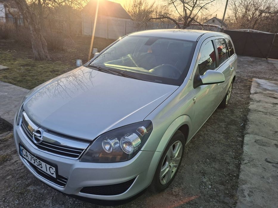 Opel Astra H, 2010 рік
