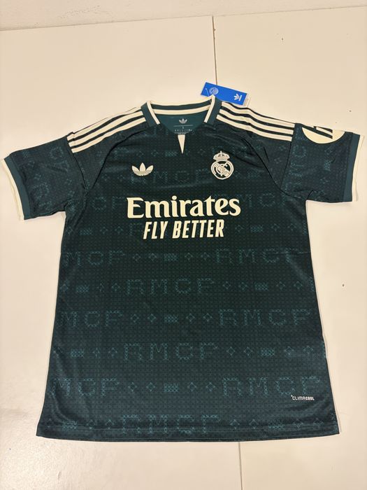 Camisolas de futebol tamanhos M e L