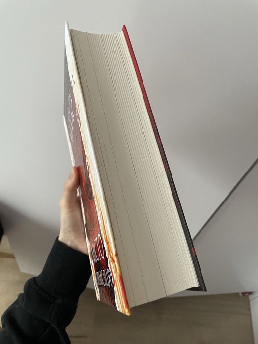 Дім землі та крові