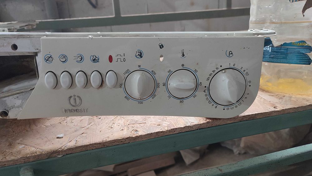 Пральна машинка indesit w105tx r bg  на запчастини