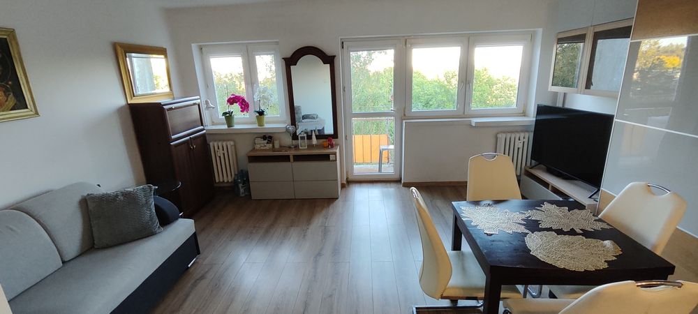 # **Przytulna, w pełni wyposażona kawalerka 28 m² z balkonem – Gotowa do zamieszkania!** LSM/Rury