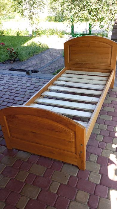 Дубове ліжко 200×90 см, масив. Односпальне, півтораспальне
