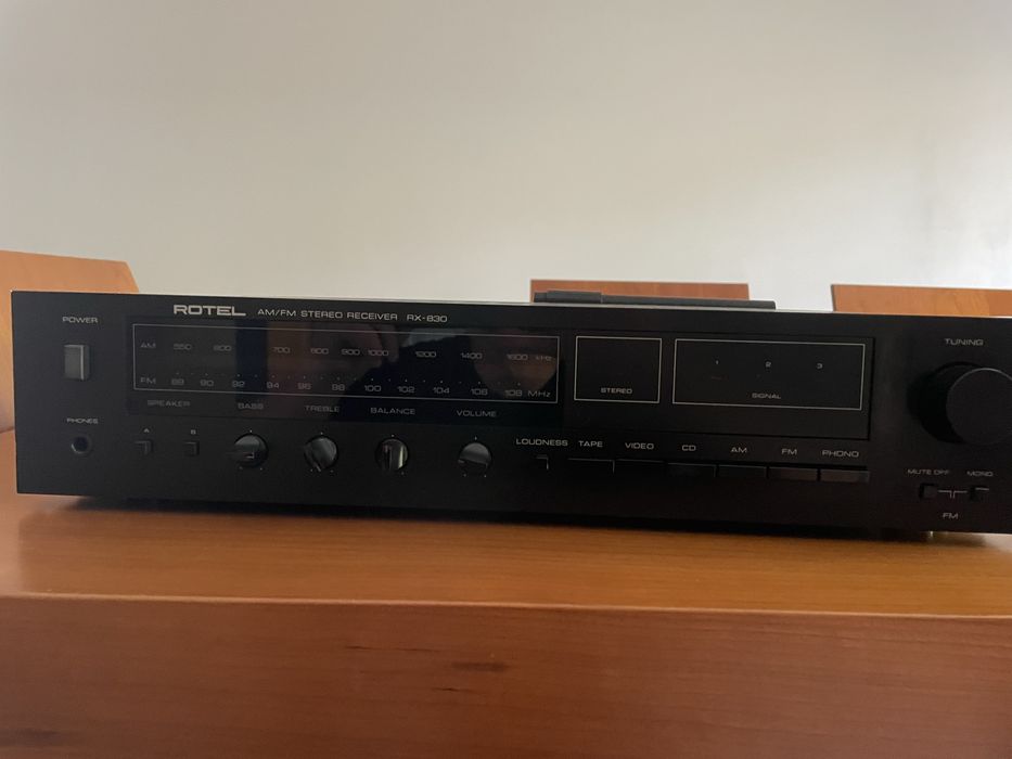 Amplificador ROTEL rx-830