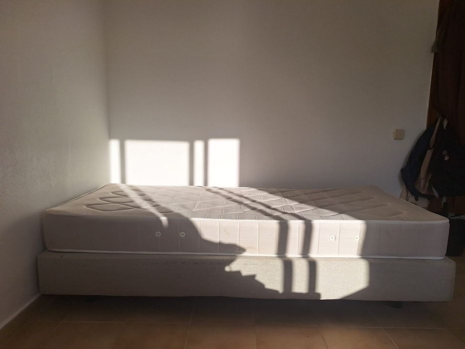 Cama de Solteiro para venda.  *ver descrição