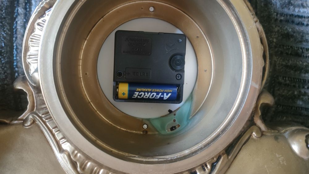 Zegar stojący plastikowy