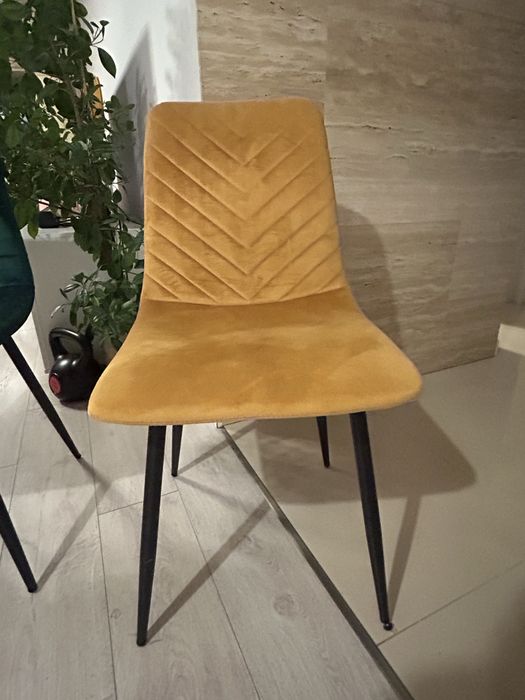 Krzesła różne kolory REZERWACJA