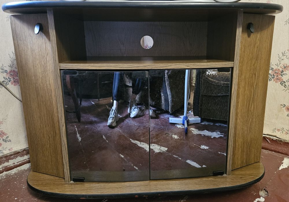 Тумба под телевизор