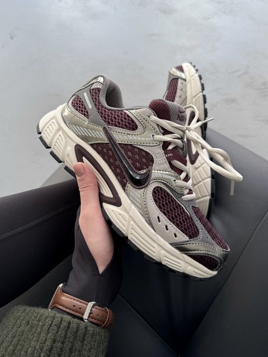 Чоловічі кросівки Nike V5 RNR бордово-сірі текстильні
