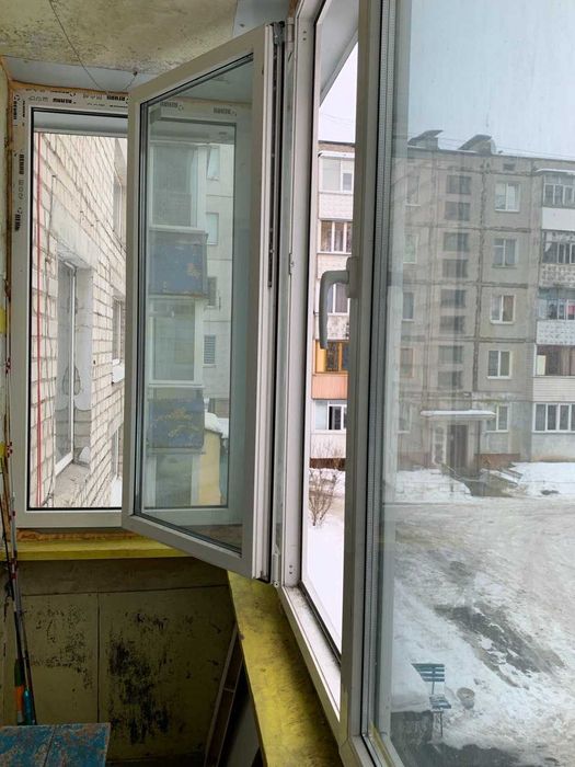 Продаю 4ком Кв.(теплая) 80м2 на 2єт. Кирпич.Дом. Все рядом