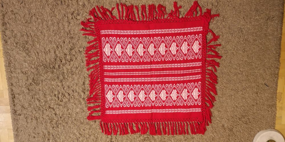 Haftowany obrus z PRL 94x94