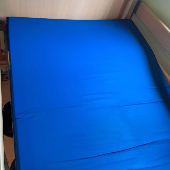 Cama articulada eléctrica