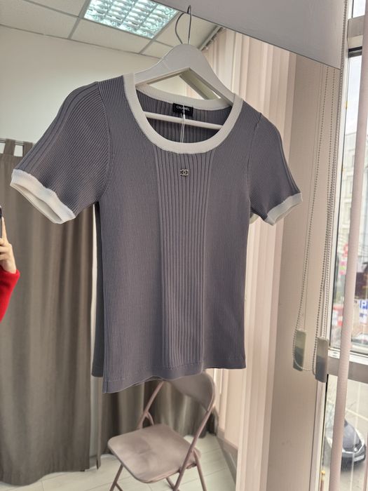 Футболка в стилі Chanel