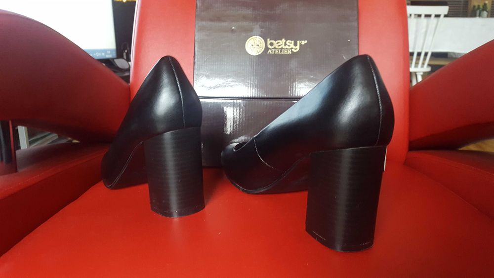 Półbuty damskie, obcas (8cm). Nowe. Rozmiar 40. Skóra.