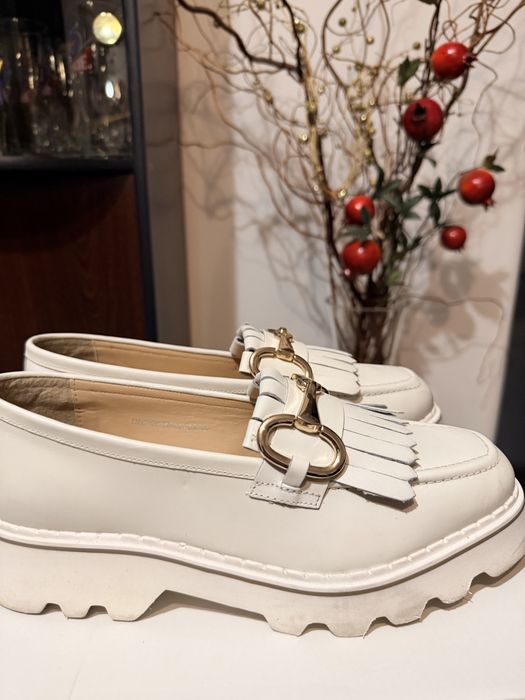 Loafersy białe Badura rozm 39
