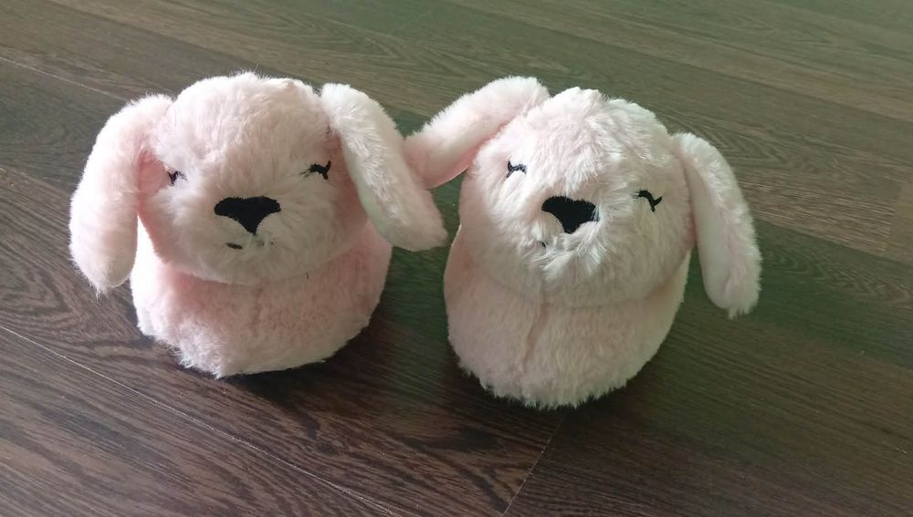 Nowe kapcie dla dziewczynki 24/25