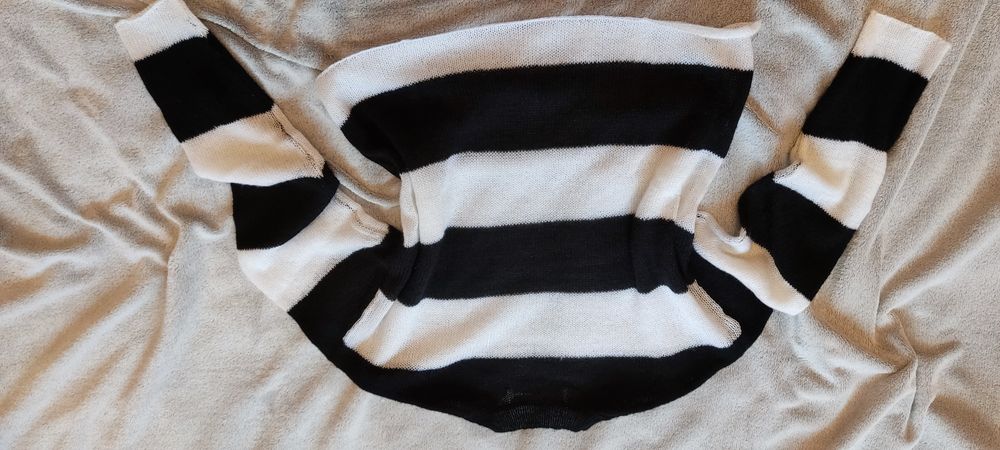 Nowy sweter Bershka czarno białe paski rozm. S