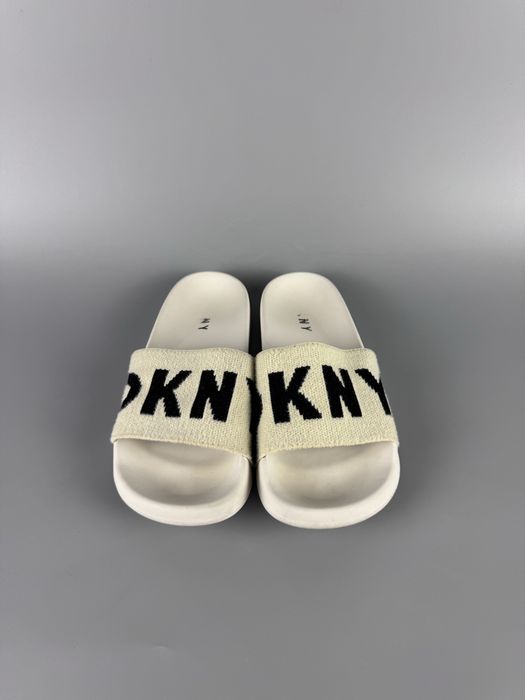 Розмір 36 23 см Жіночі шльопанці бренду DKNY Zax