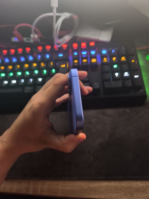 iPhone 16 128GB azul