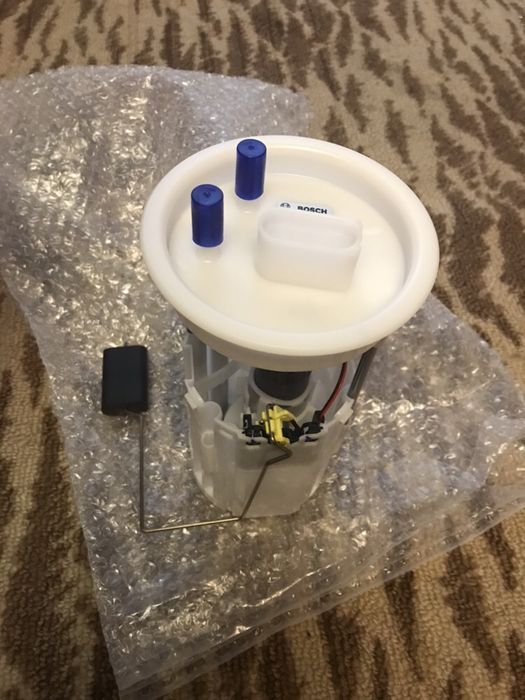 Насос топливный бензонасос Bosch VAG новый в сборе