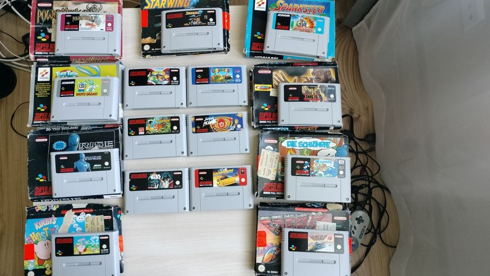 Nintendo SNES + kolekcja 15 gier w tym SPARKSTER