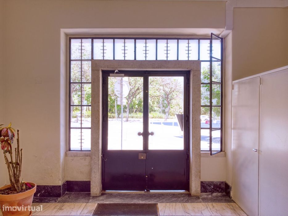 Apartamento T2  com elevador, Parque Eduardo VII