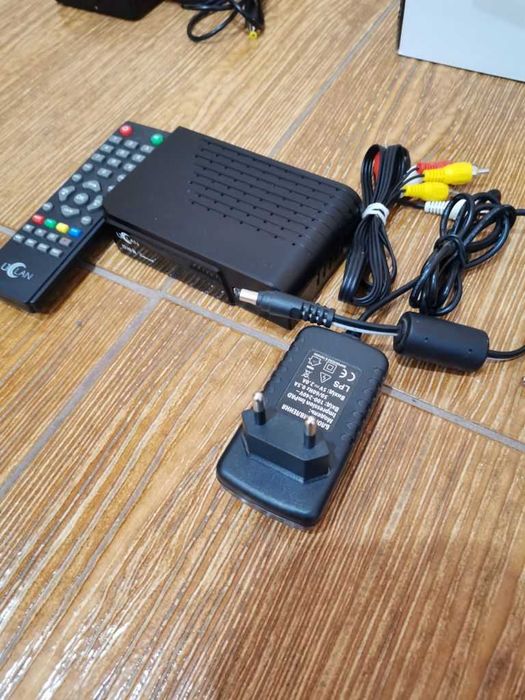 Тюнер Т2 приставка Т2 Ergo Romsat Uclan World Vision Trimax