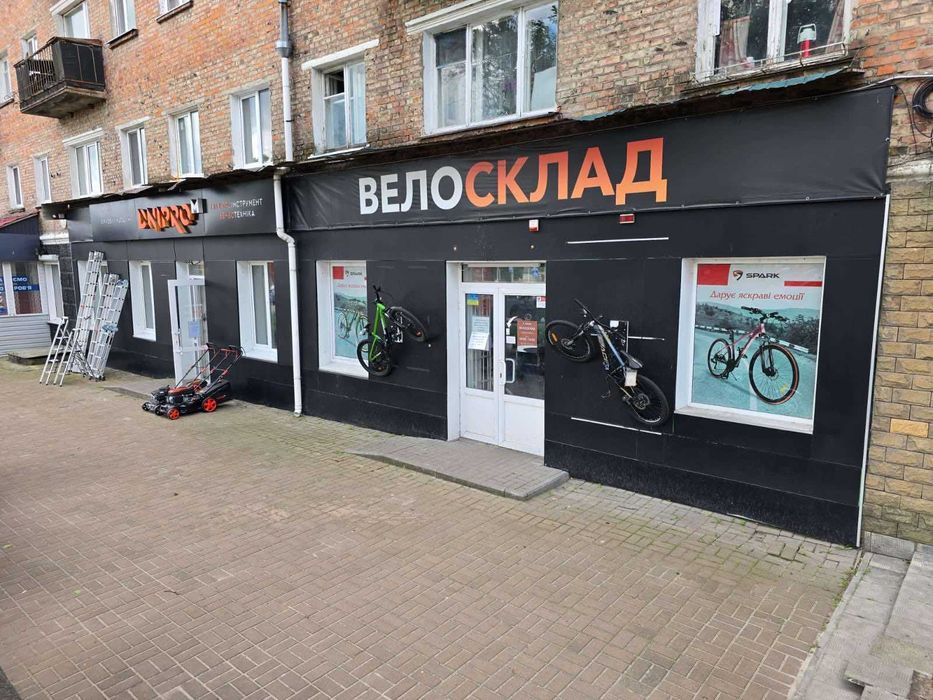 Вбудоване нежитлове приміщення, площа 159.2 кв.м. у м.Конотоп