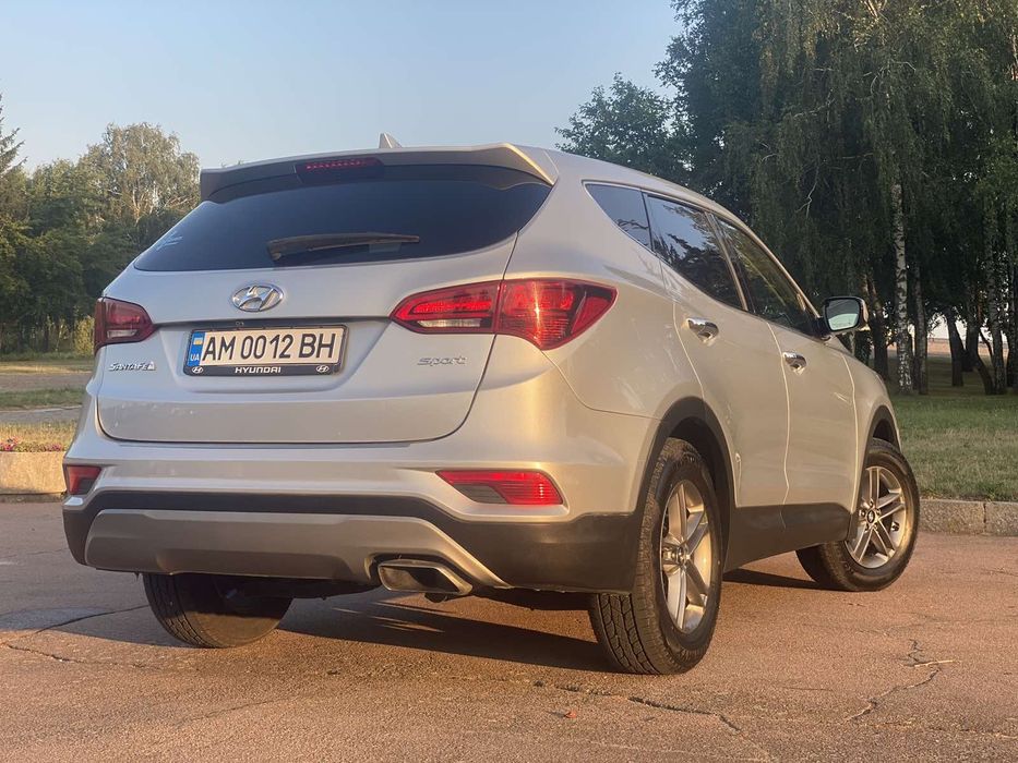 Продам Hyundai Santafe 2017 року