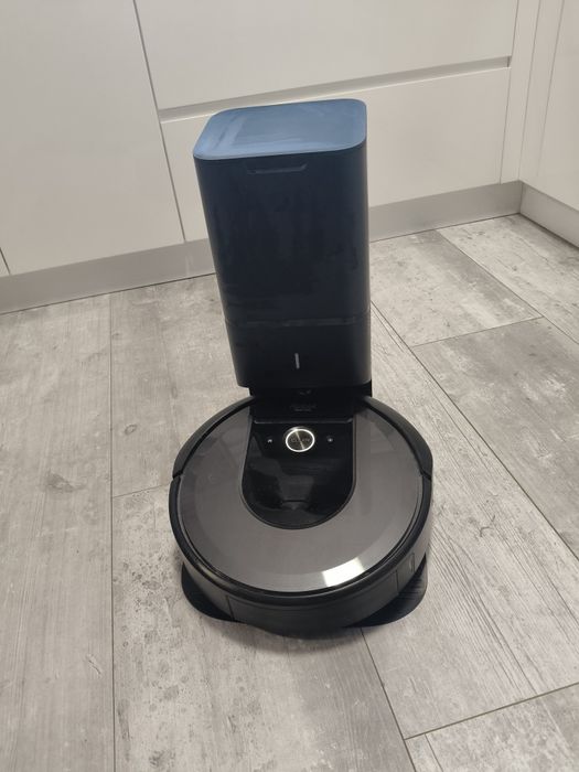 iRobot Roomba i7+