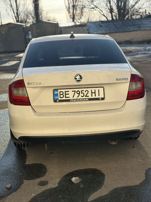 Продам свою машину Шкода Rapid