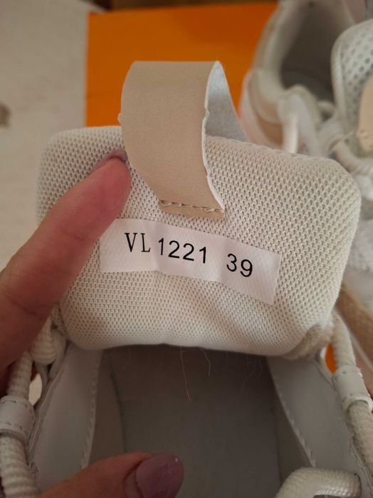 Sapatilhas novas LOUIS VUITTON!