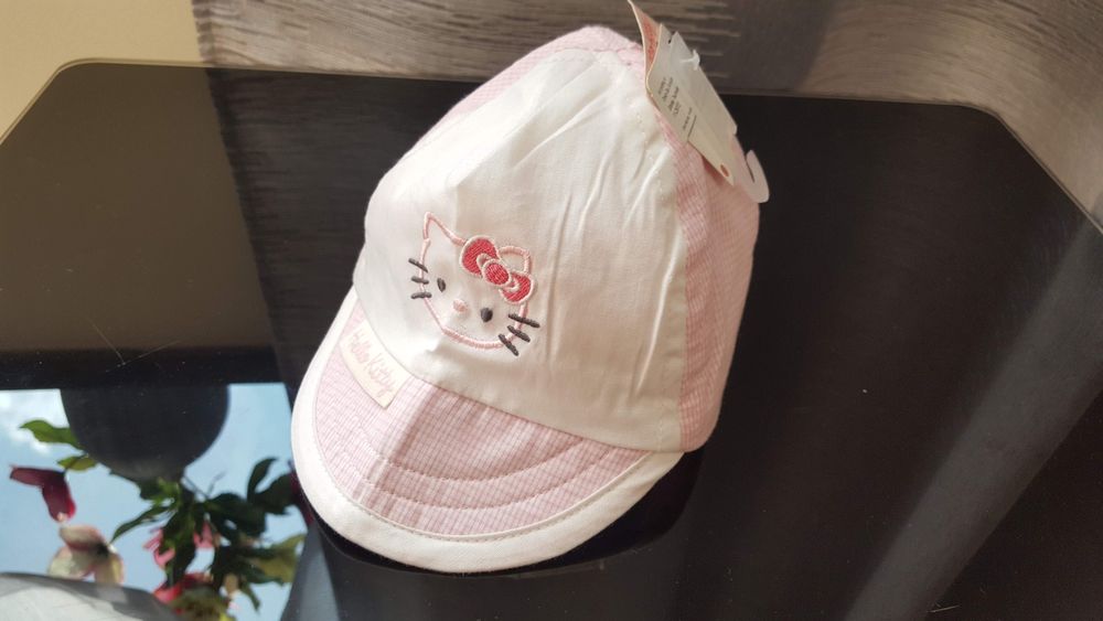 C&A czapeczka z daszkiem Hello Kitty różowa w kropeczki 62 lub 68 z gumką